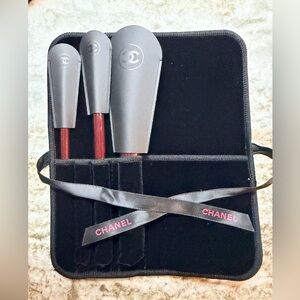 CHANEL LES PINCEAUX ROUGE NOIR Collection of 3 PROFESSIONAL Makeup Brushes. NEW